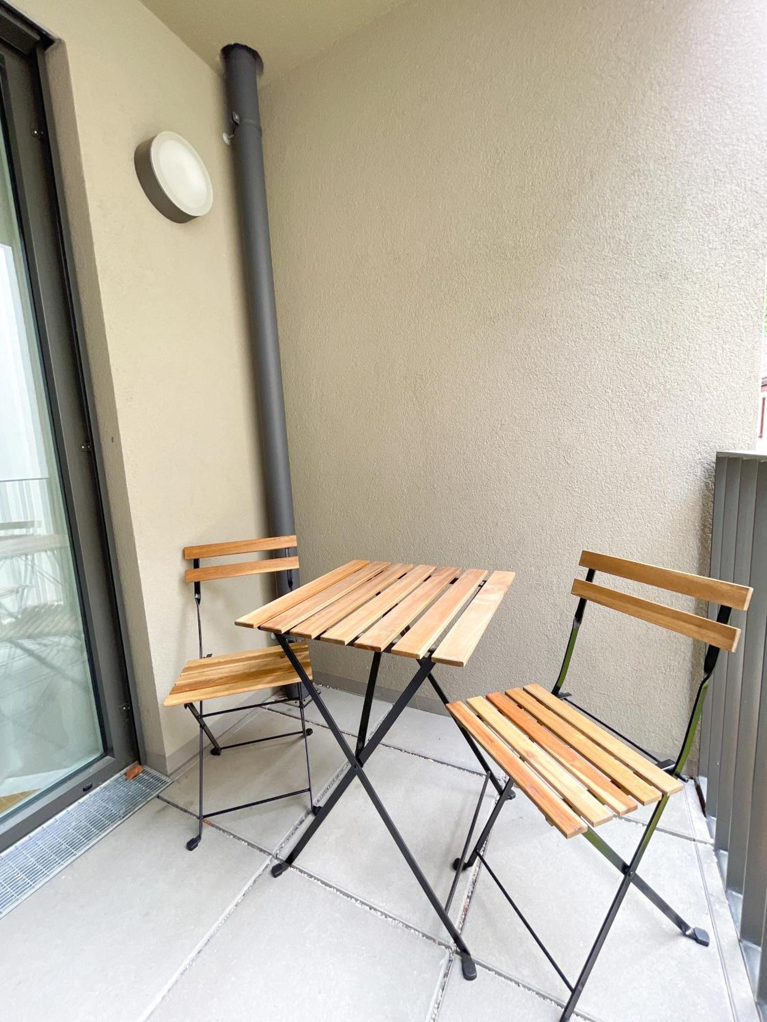 Whats-App Self-Check-In - 1Br Apartment, Near Airport,15 Min To Center Vienna Room photo