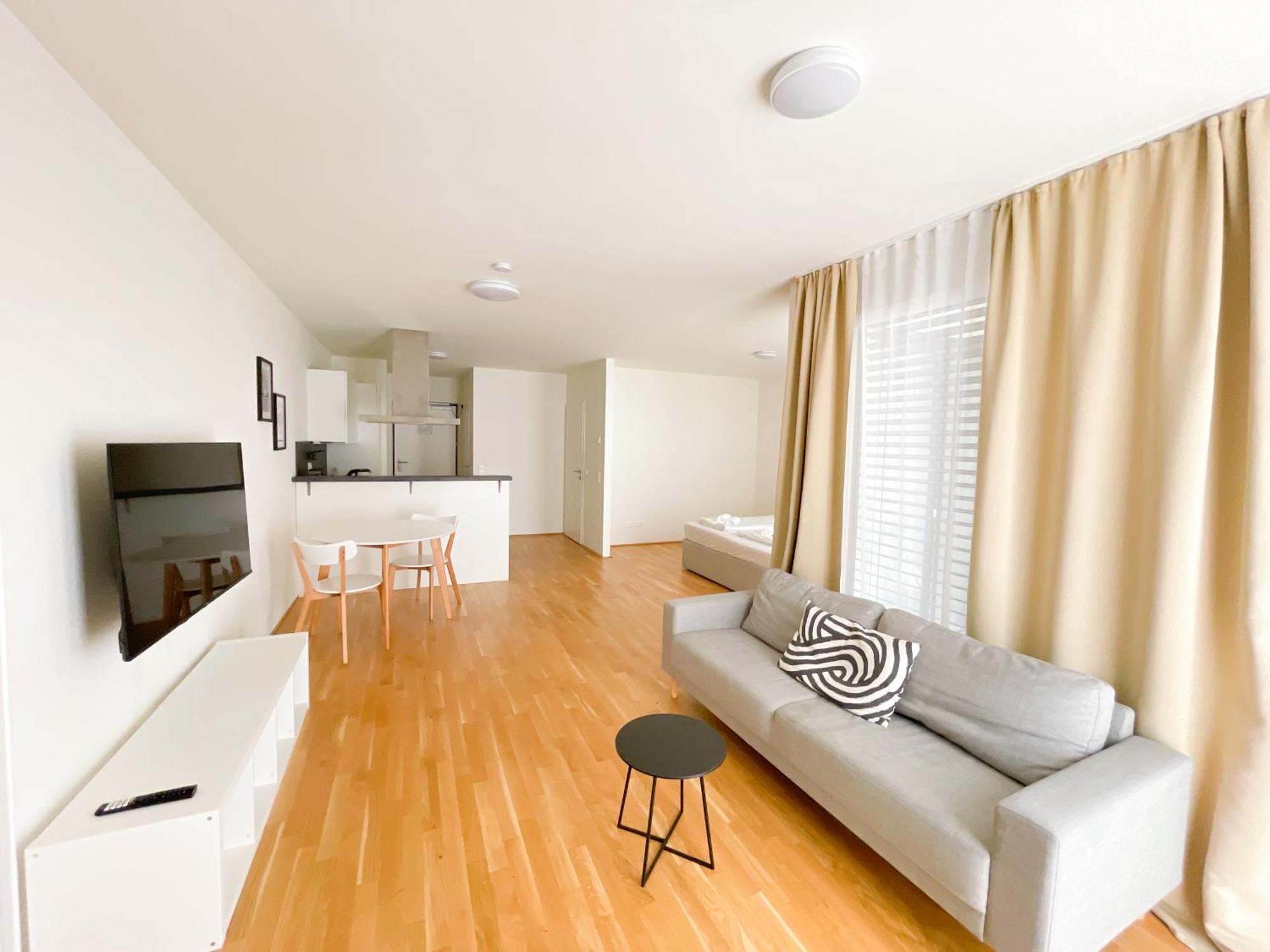 Whats-App Self-Check-In - 1Br Apartment, Near Airport,15 Min To Center Vienna Room photo
